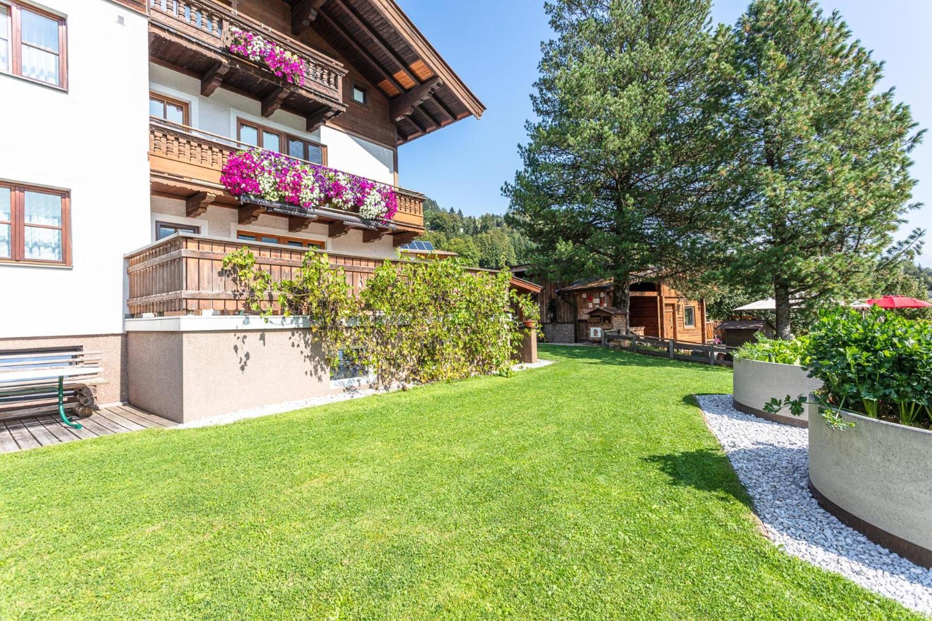 Familienbauernhof - Leogang Apartments Weissbacher Exterior foto